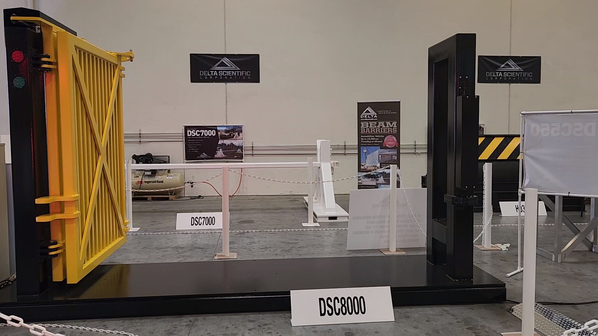 Bi-Fold Speed Gate - DSC8000 - M30/P1 Crash Tested | Delta